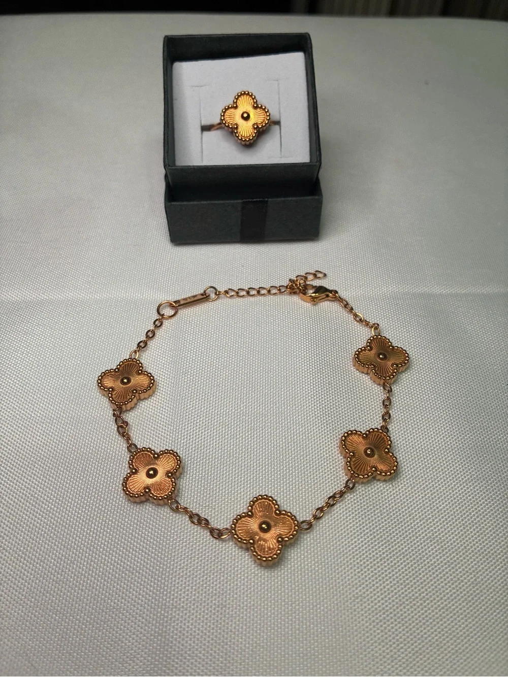 Vintage Y2K Style 18K Gold Toned Clover Motif Bracelet & Ring Set